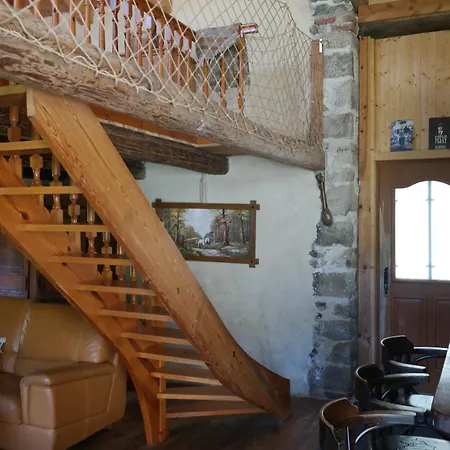 Afgelegen Naast Rivier Omringd Door Bossen In Bergachtige Omgeving Holiday home Saint-Bonnet-le-Chastel