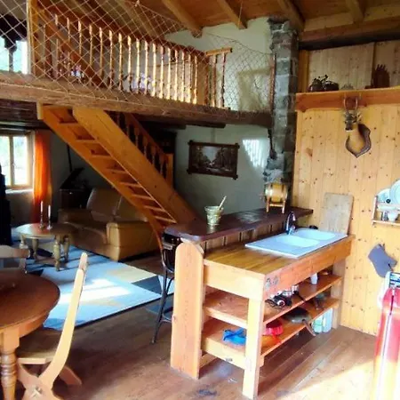 Σπίτι διακοπών Afgelegen Naast Rivier Omringd Door Bossen In Bergachtige Omgeving